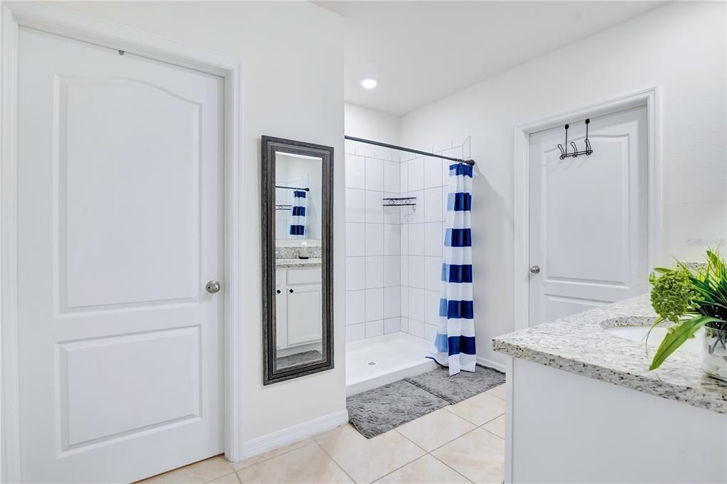 For Sale: $524,990 (5 beds, 3 baths, 2568 Square Feet)