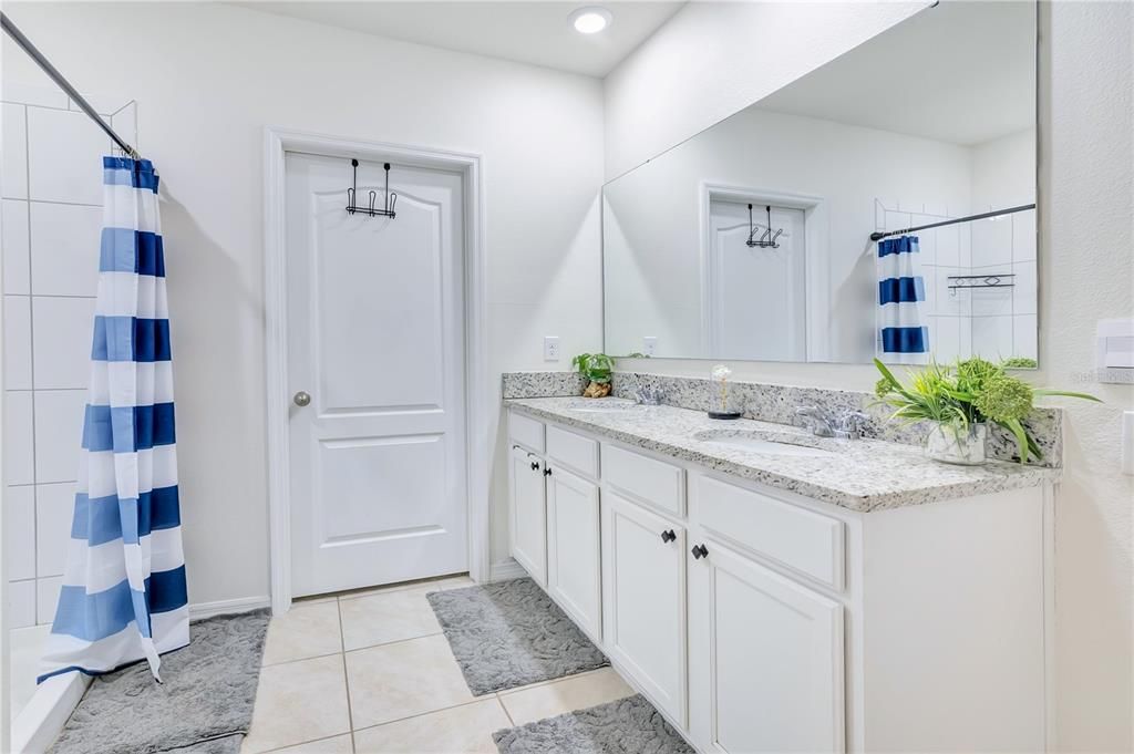 For Sale: $524,990 (5 beds, 3 baths, 2568 Square Feet)
