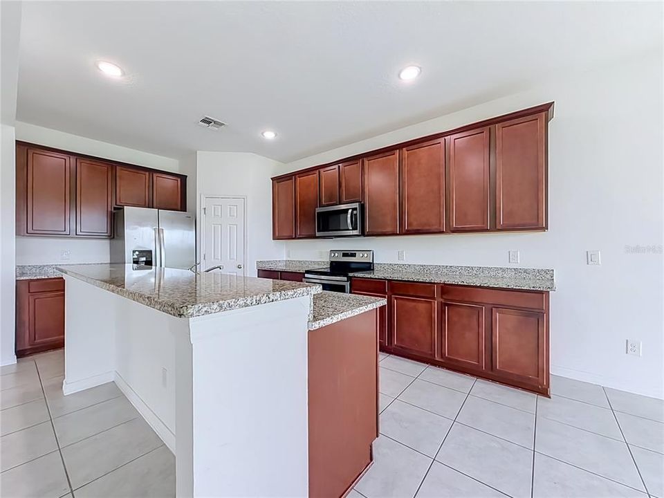 En Venta: $750,000 (6 camas, 4 baños, 4204 Pies cuadrados)