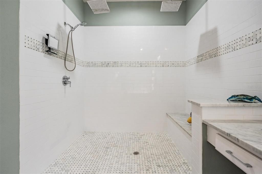 For Sale: $1,225,000 (5 beds, 3 baths, 3073 Square Feet)