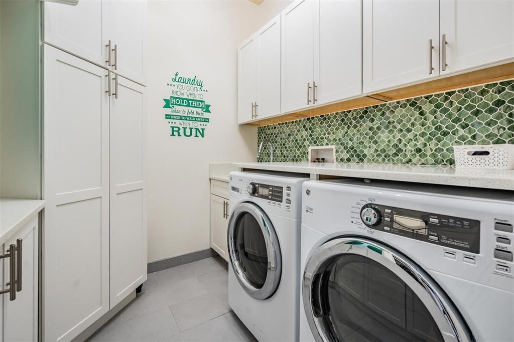 For Sale: $1,225,000 (5 beds, 3 baths, 3073 Square Feet)