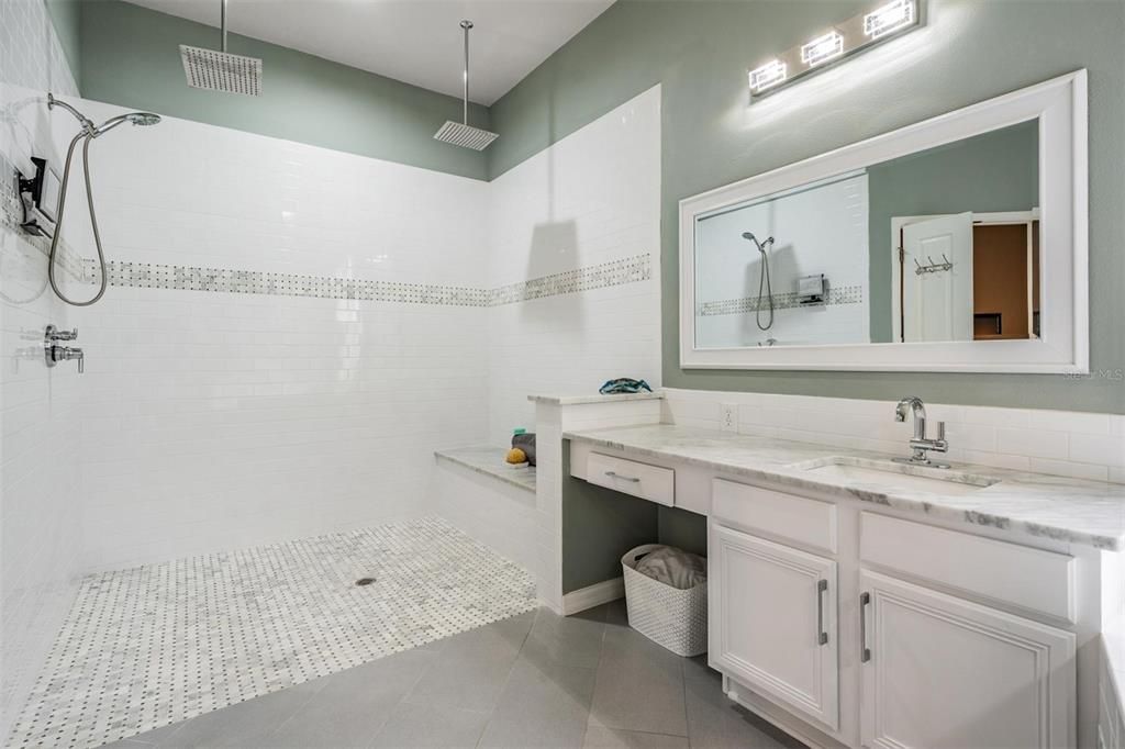For Sale: $1,225,000 (5 beds, 3 baths, 3073 Square Feet)