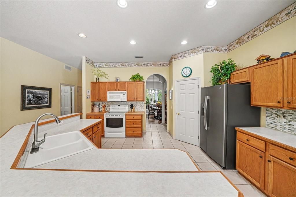 For Sale: $649,000 (3 beds, 2 baths, 2288 Square Feet)