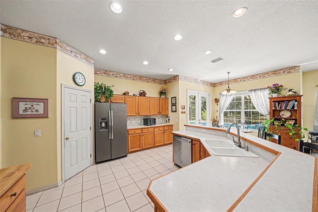 For Sale: $649,000 (3 beds, 2 baths, 2288 Square Feet)