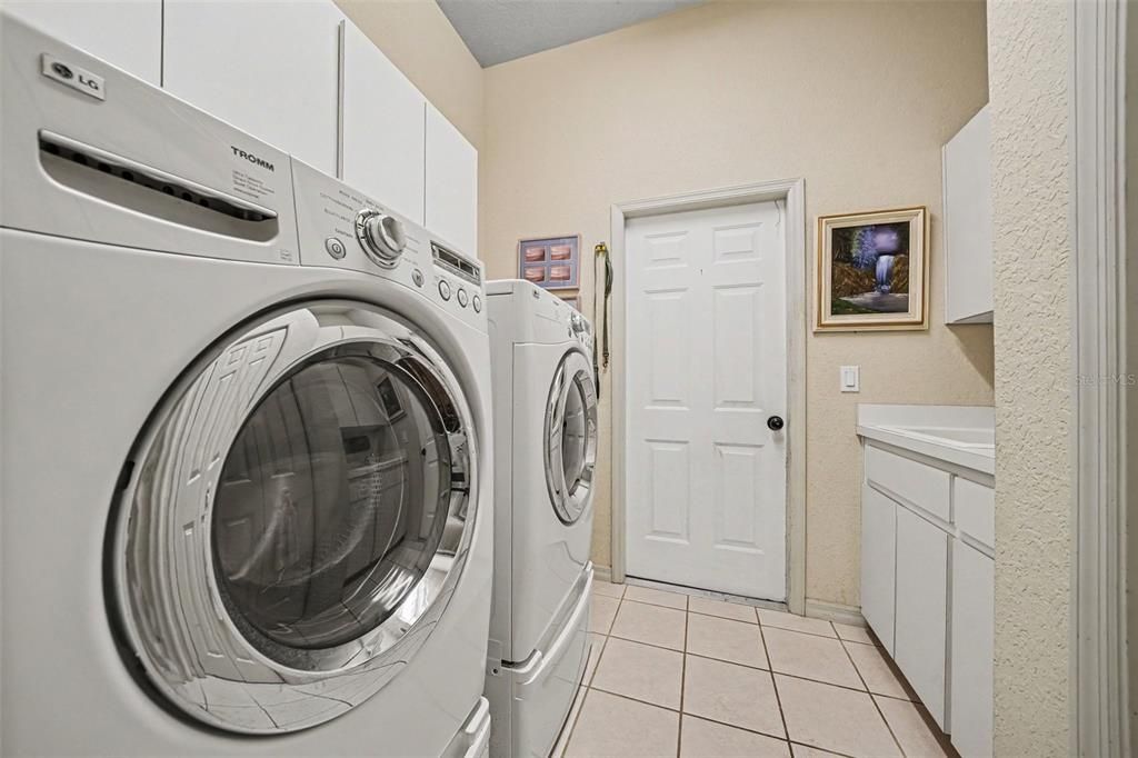 For Sale: $649,000 (3 beds, 2 baths, 2288 Square Feet)