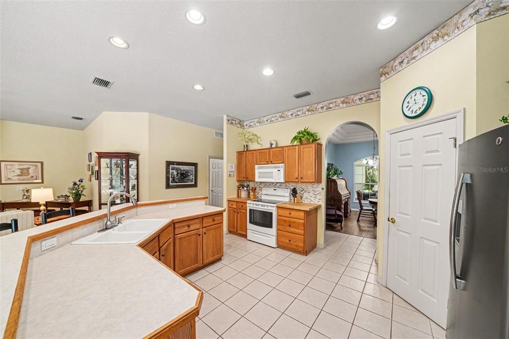 For Sale: $649,000 (3 beds, 2 baths, 2288 Square Feet)