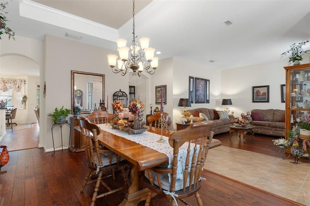 En Venta: $354,900 (4 camas, 2 baños, 2172 Pies cuadrados)