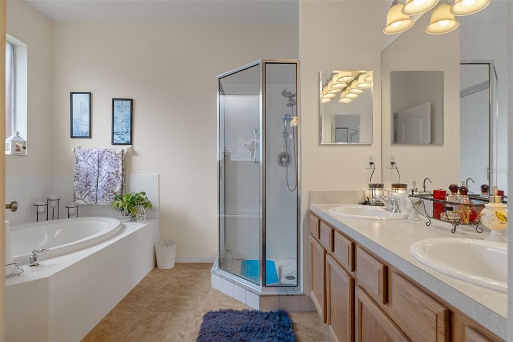 En Venta: $354,900 (4 camas, 2 baños, 2172 Pies cuadrados)