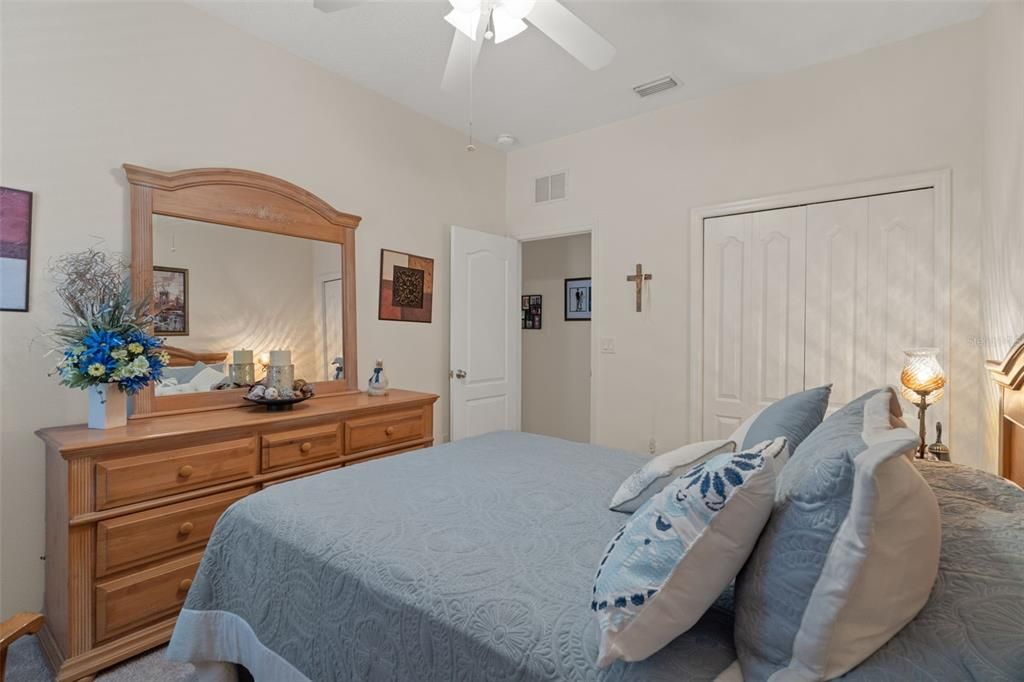 En Venta: $354,900 (4 camas, 2 baños, 2172 Pies cuadrados)