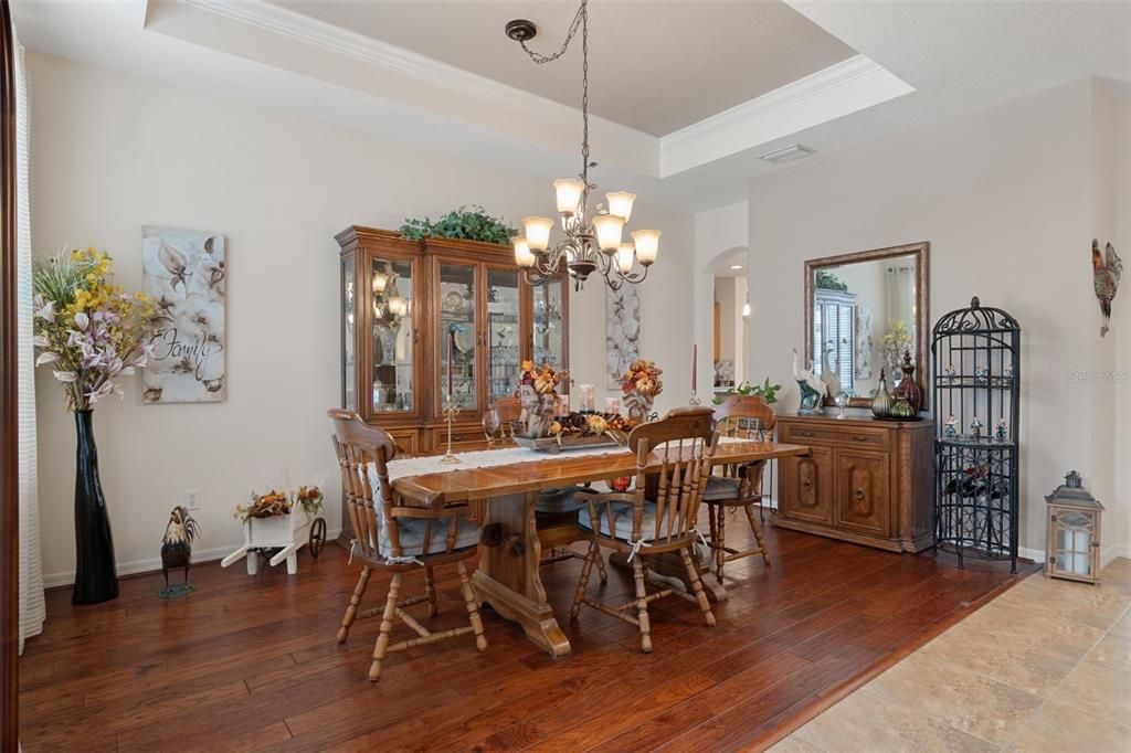 En Venta: $354,900 (4 camas, 2 baños, 2172 Pies cuadrados)