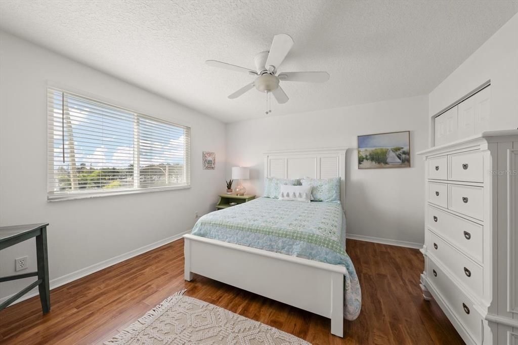 For Sale: $849,000 (3 beds, 3 baths, 2200 Square Feet)