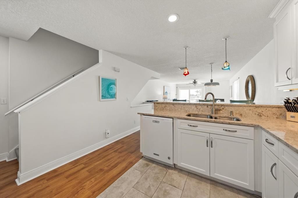 For Sale: $849,000 (3 beds, 3 baths, 2200 Square Feet)