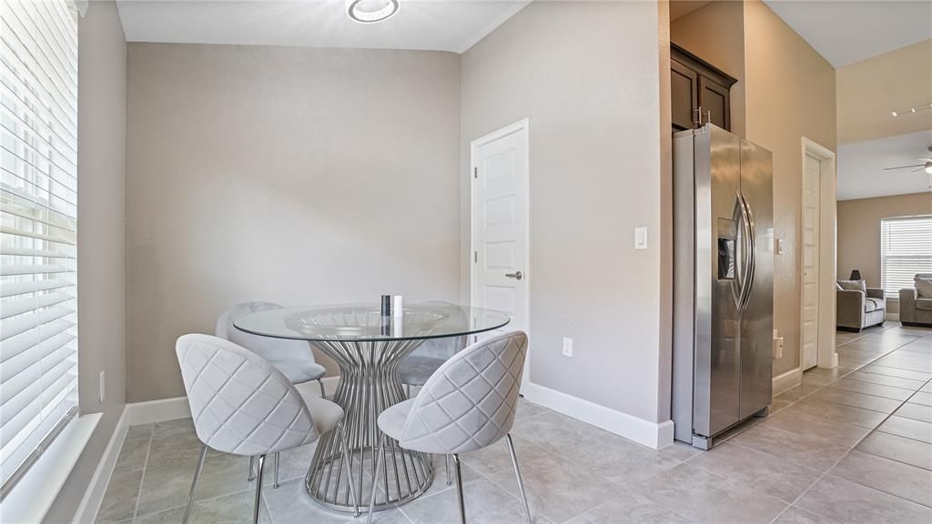 For Rent: $3,000 (3 beds, 2 baths, 1807 Square Feet)