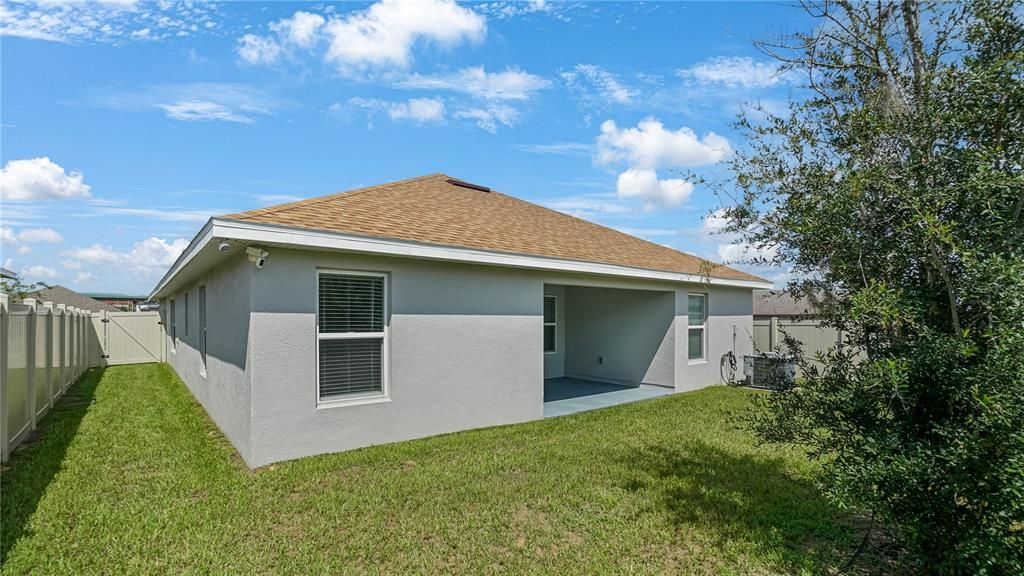 For Rent: $3,000 (3 beds, 2 baths, 1807 Square Feet)