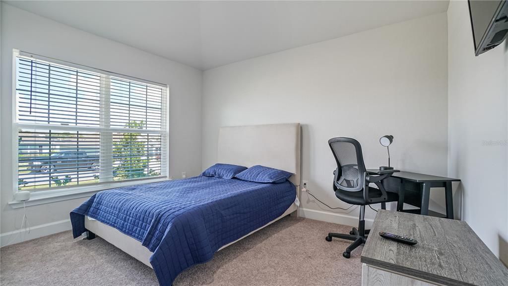 For Rent: $3,000 (3 beds, 2 baths, 1807 Square Feet)