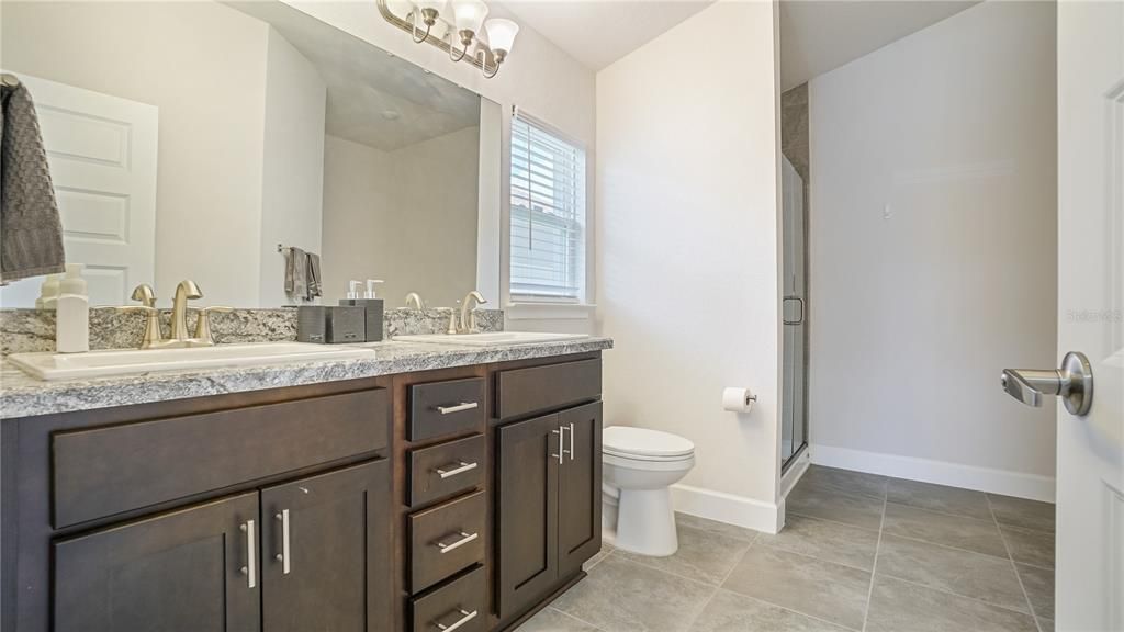 For Rent: $3,000 (3 beds, 2 baths, 1807 Square Feet)