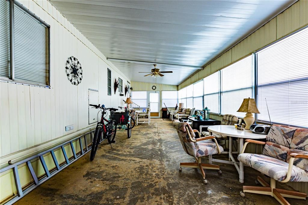 For Sale: $124,900 (2 beds, 2 baths, 1260 Square Feet)