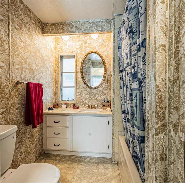 For Sale: $124,900 (2 beds, 2 baths, 1260 Square Feet)