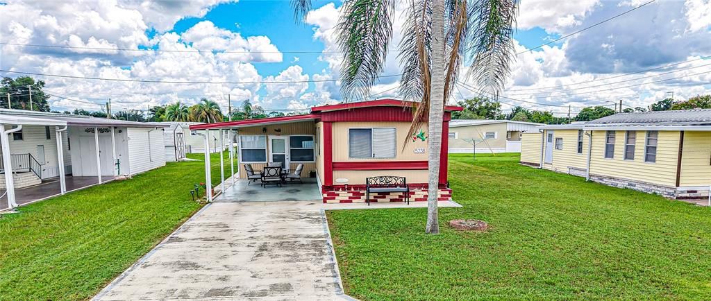 For Sale: $124,900 (2 beds, 2 baths, 1260 Square Feet)