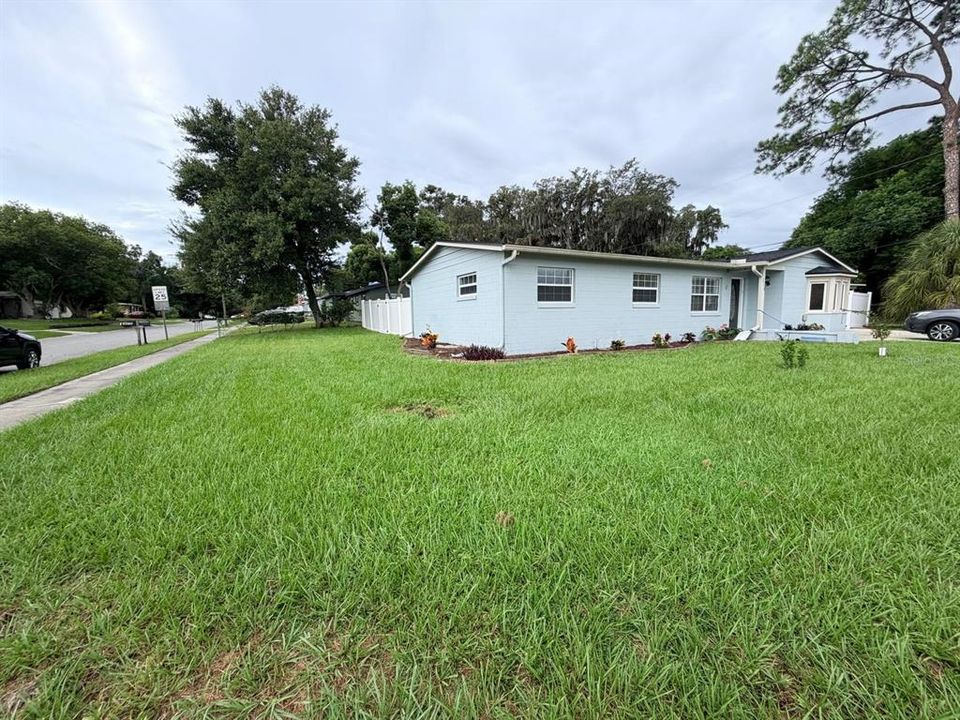 For Rent: $2,600 (4 beds, 2 baths, 1500 Square Feet)