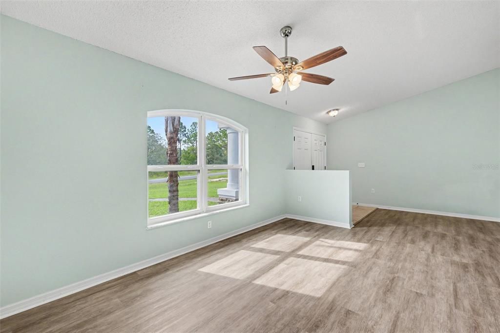 For Sale: $295,500 (3 beds, 2 baths, 1744 Square Feet)