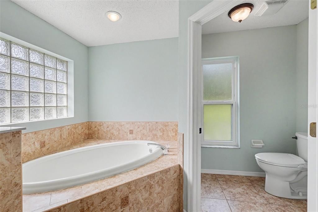 For Sale: $295,500 (3 beds, 2 baths, 1744 Square Feet)