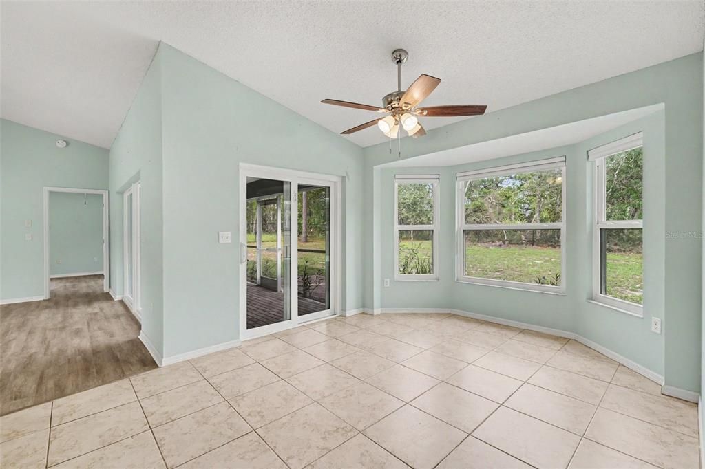 For Sale: $295,500 (3 beds, 2 baths, 1744 Square Feet)