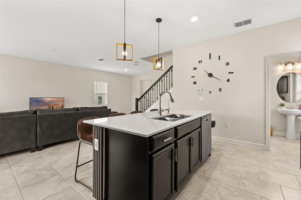 For Rent: $2,600 (3 beds, 2 baths, 2076 Square Feet)