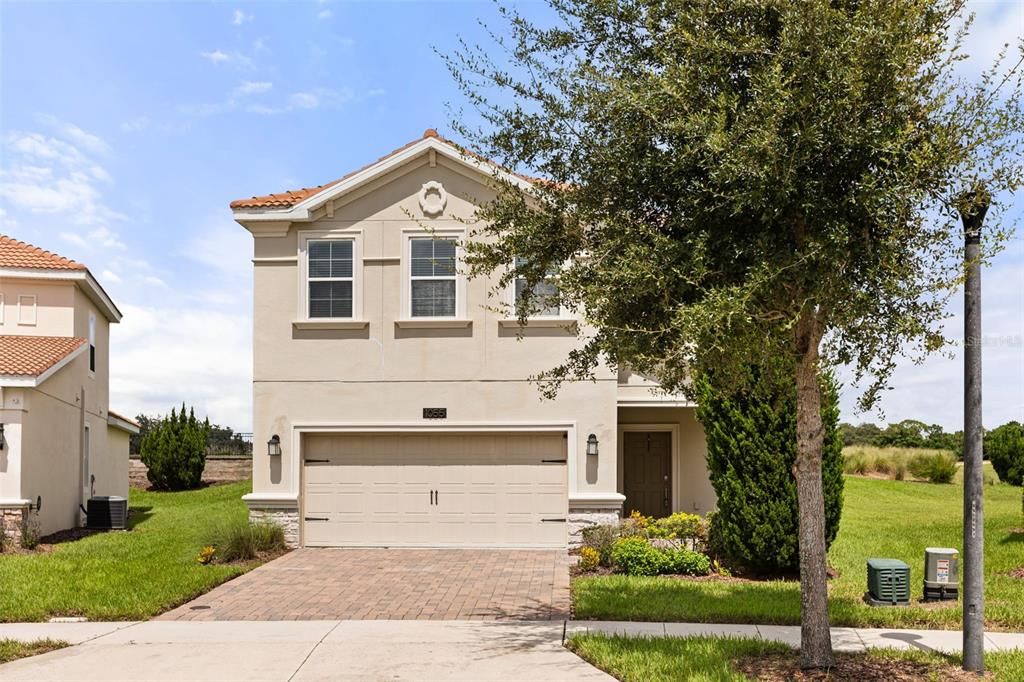 For Rent: $2,600 (3 beds, 2 baths, 2076 Square Feet)