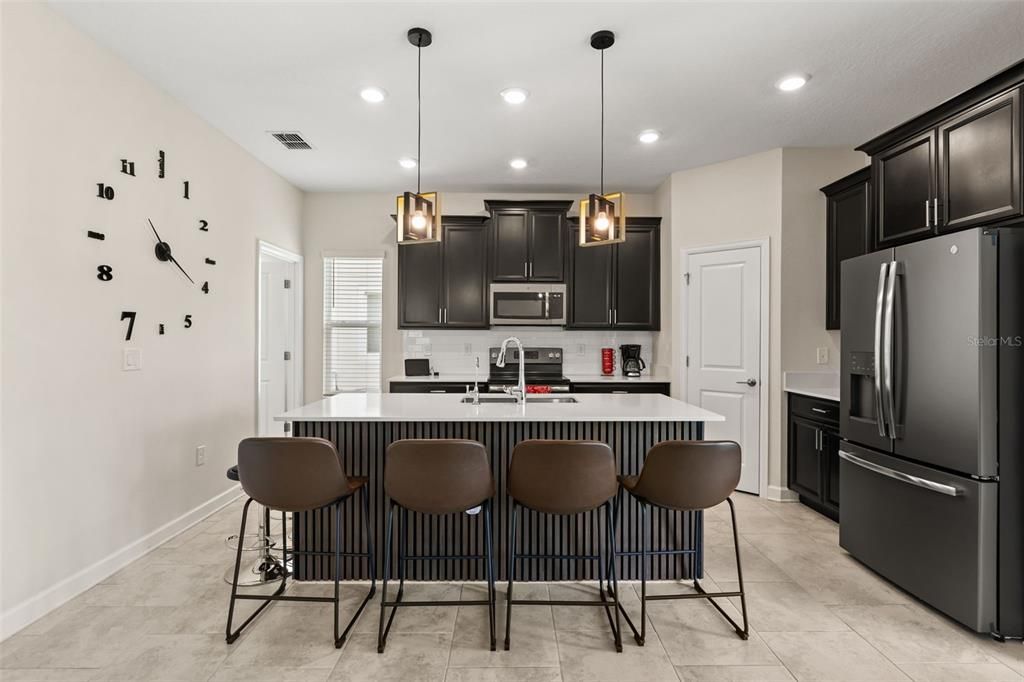 For Rent: $2,600 (3 beds, 2 baths, 2076 Square Feet)