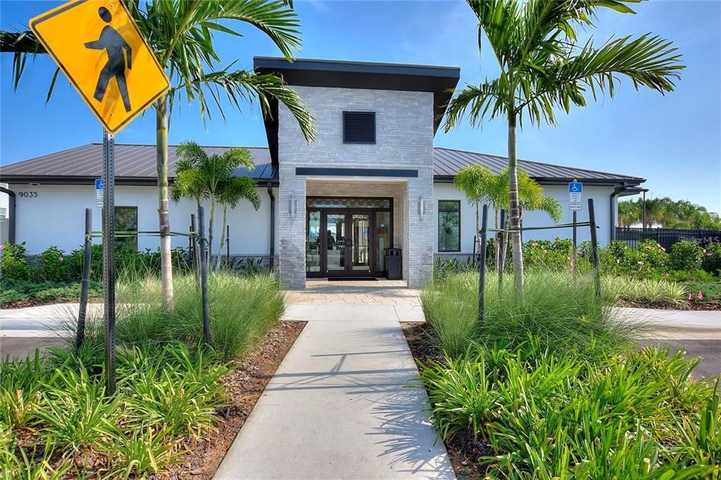 For Rent: $2,600 (3 beds, 2 baths, 2076 Square Feet)