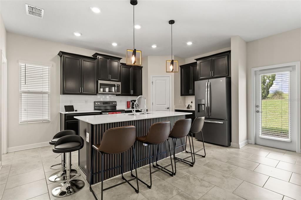 For Rent: $2,600 (3 beds, 2 baths, 2076 Square Feet)