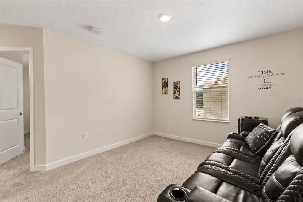 For Rent: $2,600 (3 beds, 2 baths, 2076 Square Feet)