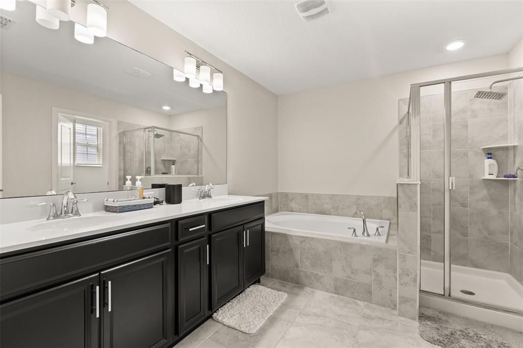 For Rent: $2,600 (3 beds, 2 baths, 2076 Square Feet)