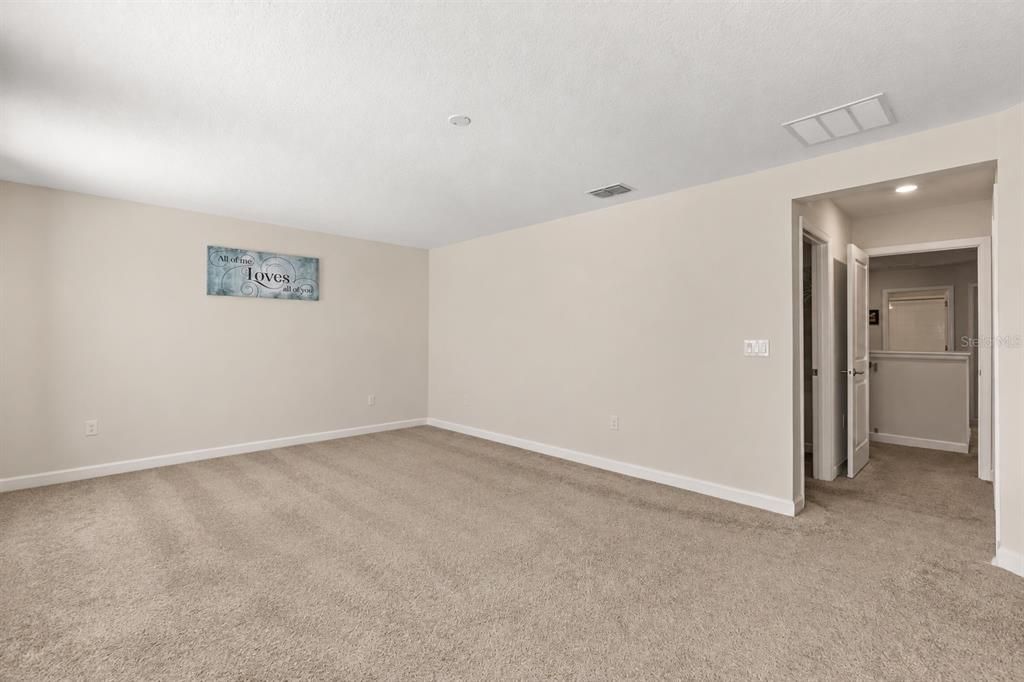 For Rent: $2,600 (3 beds, 2 baths, 2076 Square Feet)