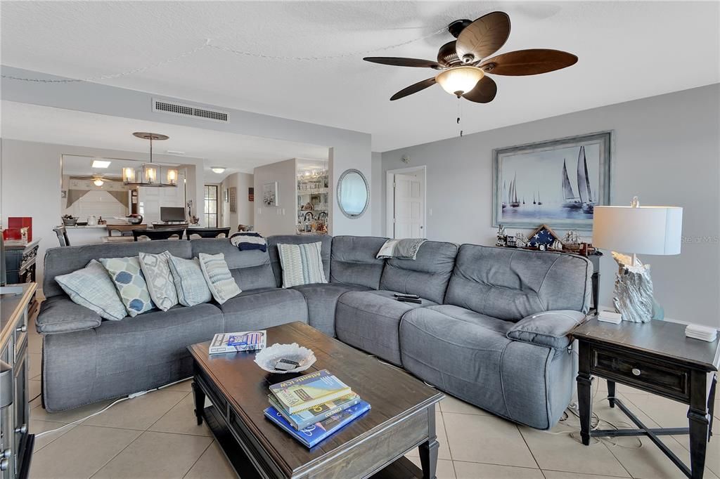 En Venta: $359,900 (2 camas, 2 baños, 1500 Pies cuadrados)
