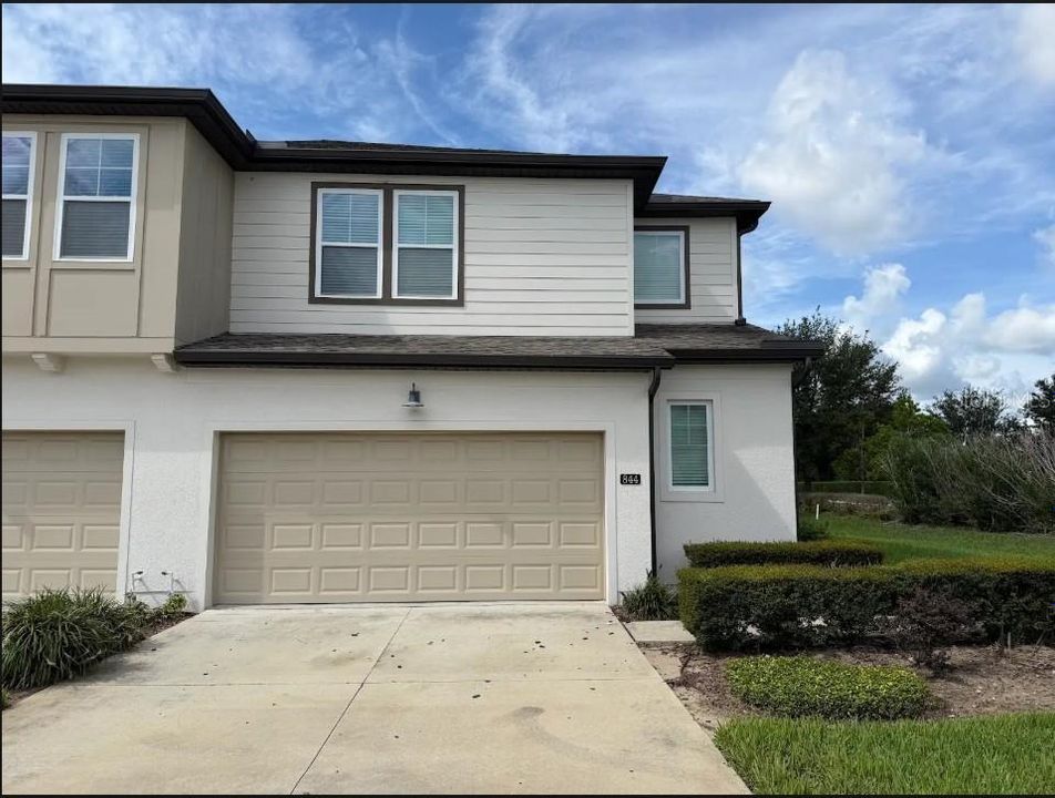 For Rent: $2,800 (3 beds, 2 baths, 2100 Square Feet)