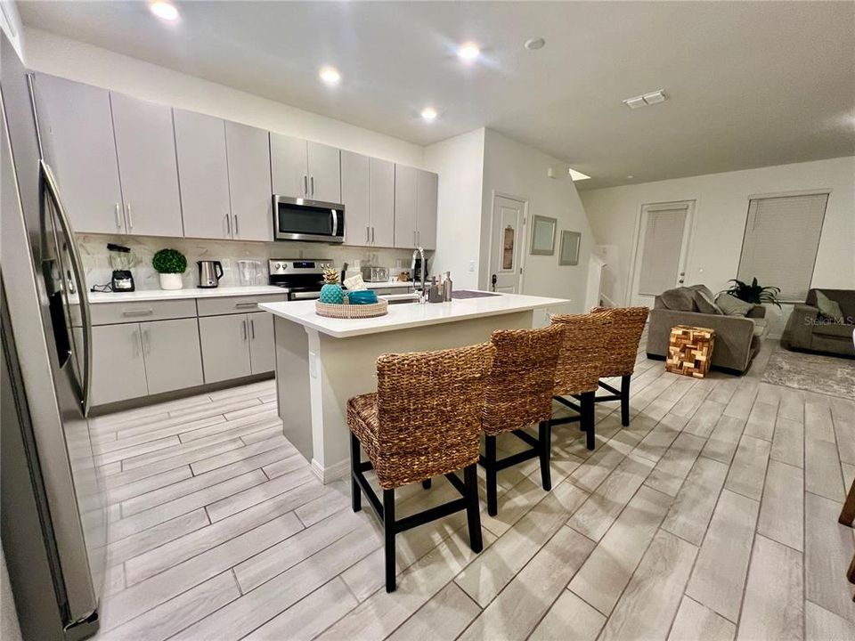 For Rent: $2,800 (3 beds, 2 baths, 2100 Square Feet)