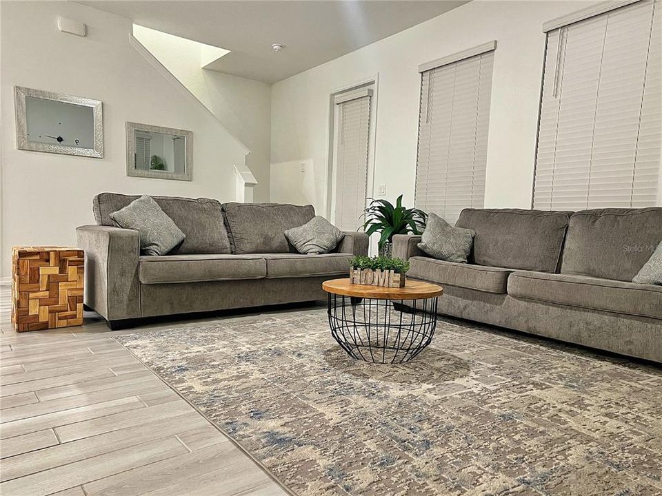 For Rent: $2,800 (3 beds, 2 baths, 2100 Square Feet)