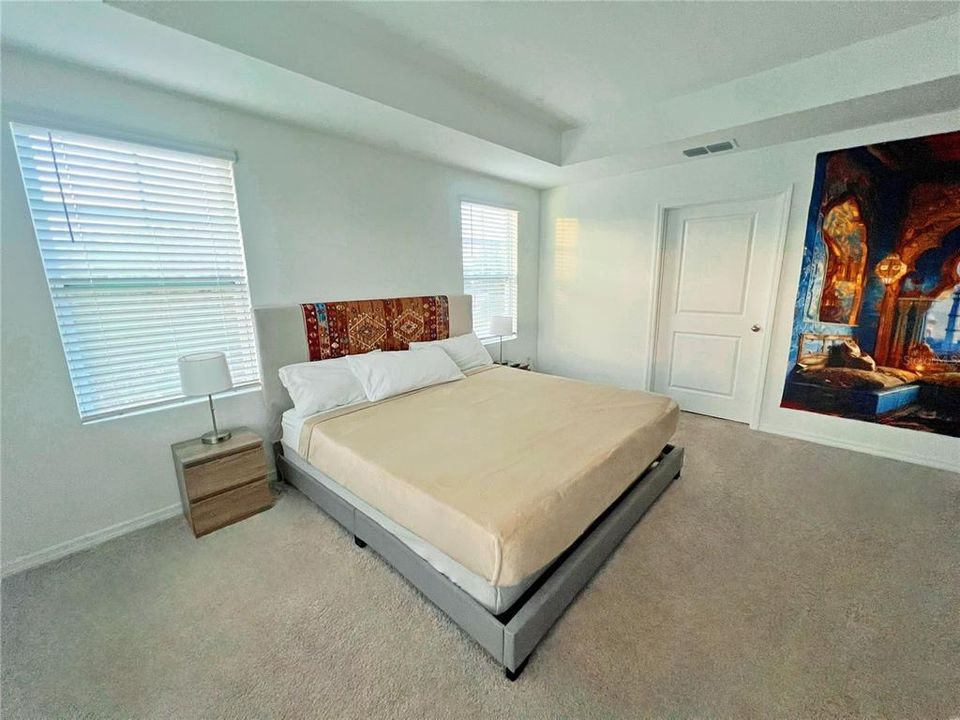 For Rent: $2,800 (3 beds, 2 baths, 2100 Square Feet)