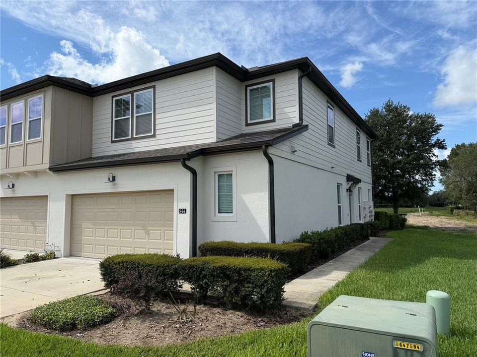 For Rent: $2,800 (3 beds, 2 baths, 2100 Square Feet)