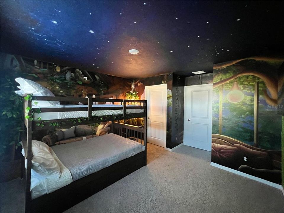 For Rent: $2,800 (3 beds, 2 baths, 2100 Square Feet)