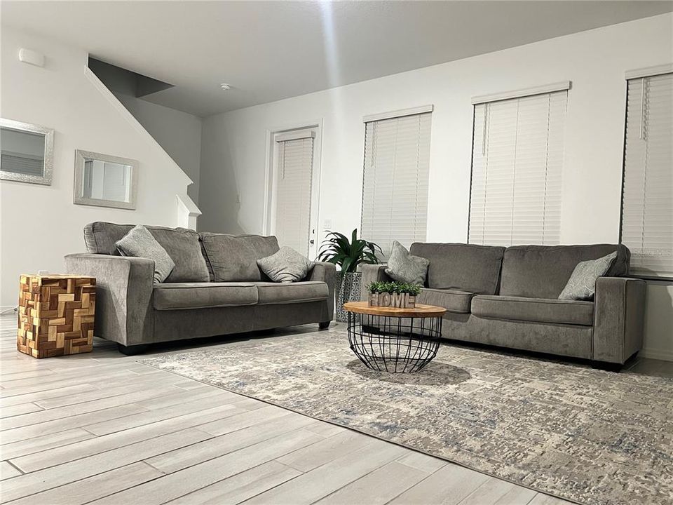 For Rent: $2,800 (3 beds, 2 baths, 2100 Square Feet)
