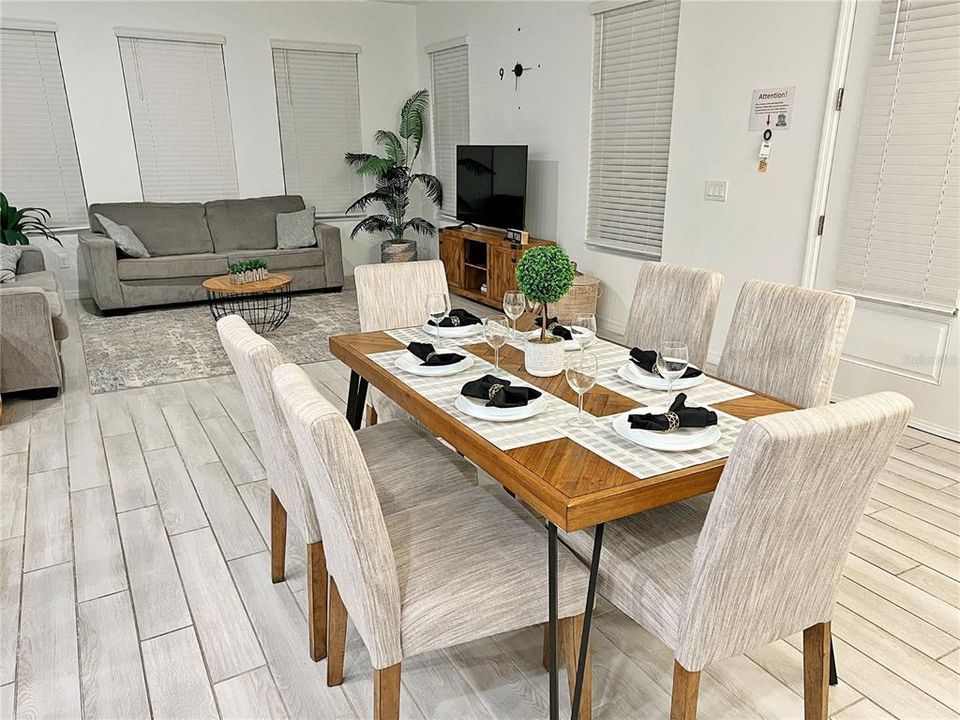 For Rent: $2,800 (3 beds, 2 baths, 2100 Square Feet)