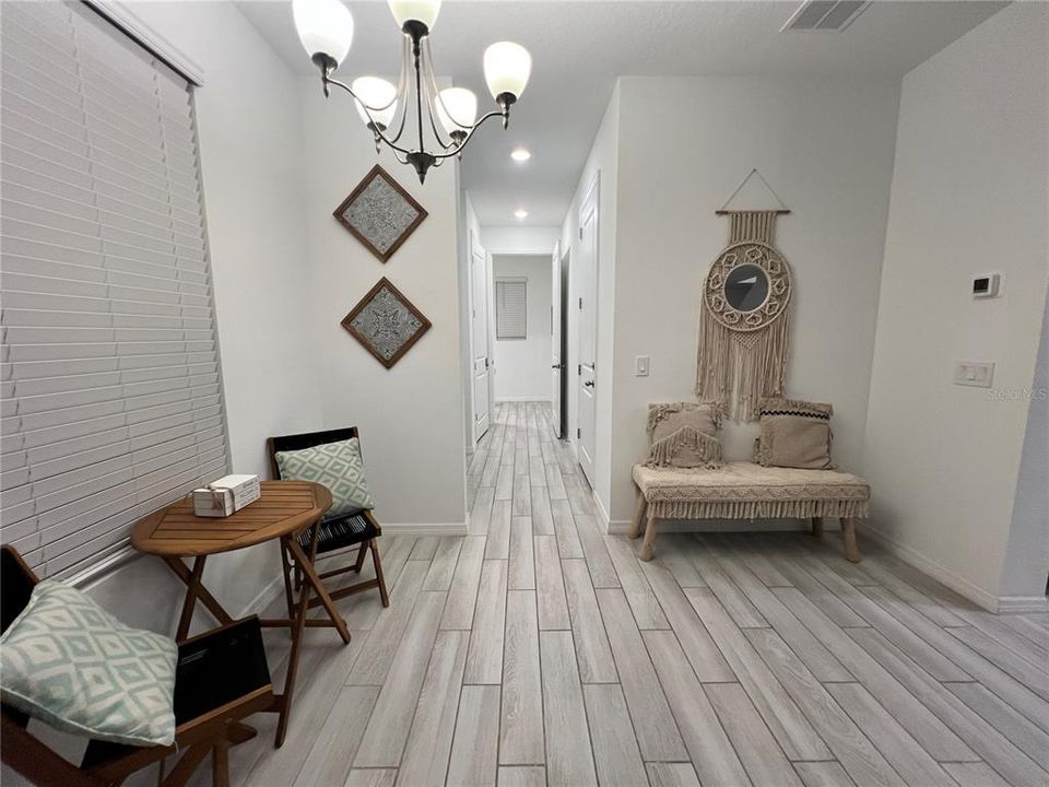 For Rent: $2,800 (3 beds, 2 baths, 2100 Square Feet)