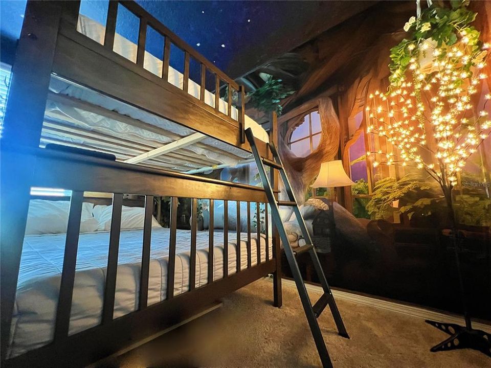 For Rent: $2,800 (3 beds, 2 baths, 2100 Square Feet)