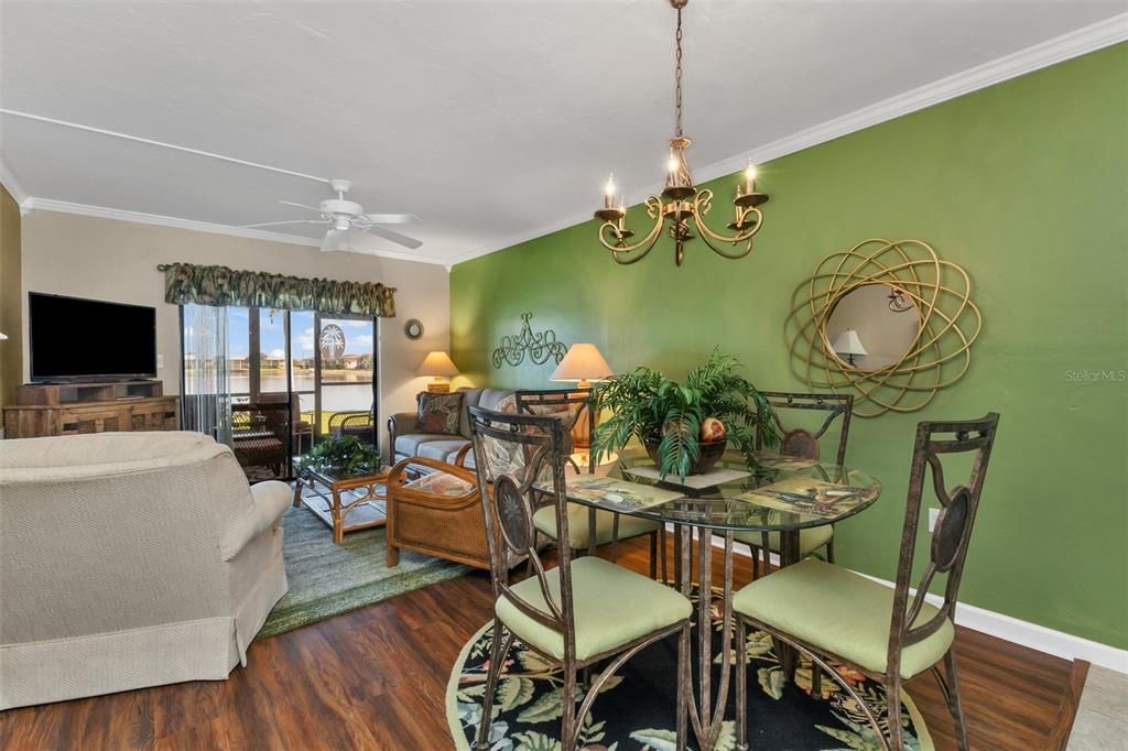 Active With Contract: $149,000 (2 beds, 2 baths, 886 Square Feet)