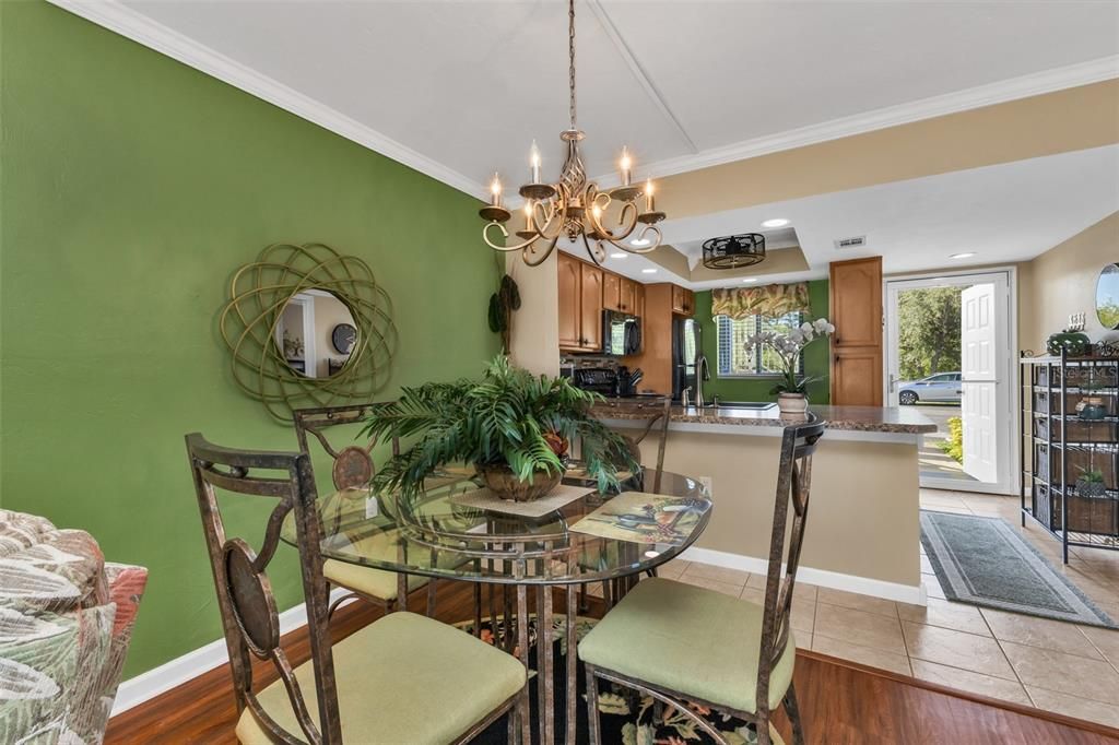 Active With Contract: $149,000 (2 beds, 2 baths, 886 Square Feet)