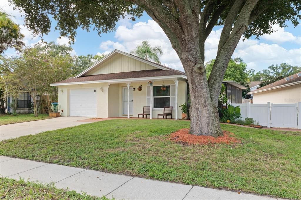 For Sale: $334,737 (2 beds, 2 baths, 931 Square Feet)