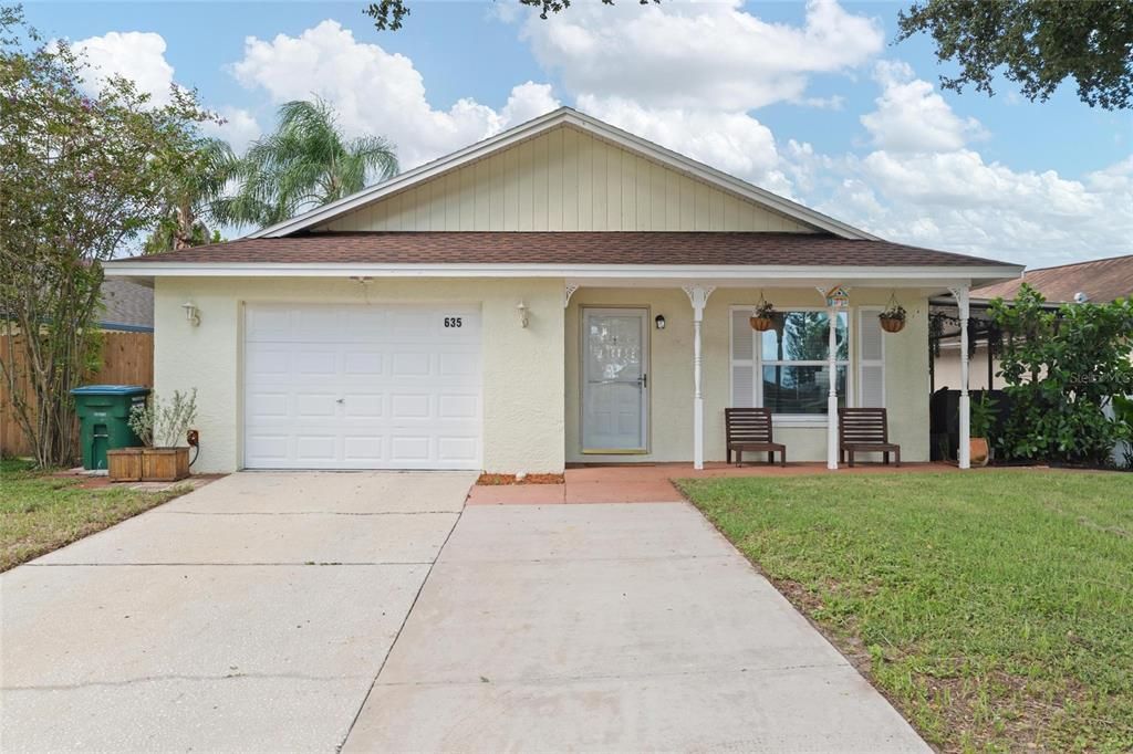 For Sale: $334,737 (2 beds, 2 baths, 931 Square Feet)
